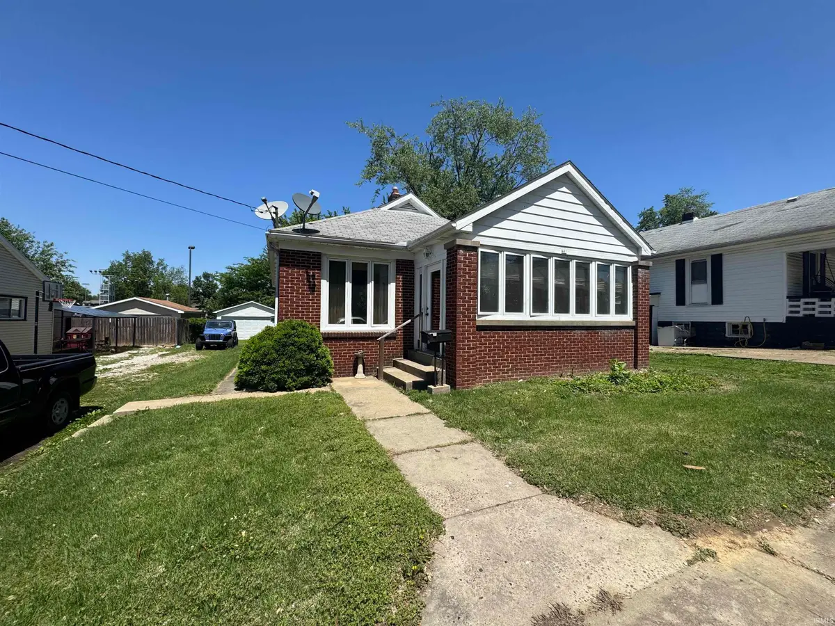 401 W Sycamore Street, Boonville, IN 47601 - #1