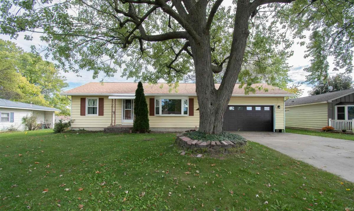 914 East Avenue, Kendallville, IN 46755 - #1