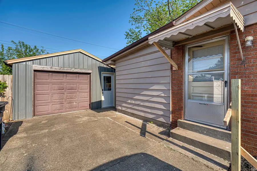 1512 N Saint James Boulevard, Evansville, IN 47711 - #2