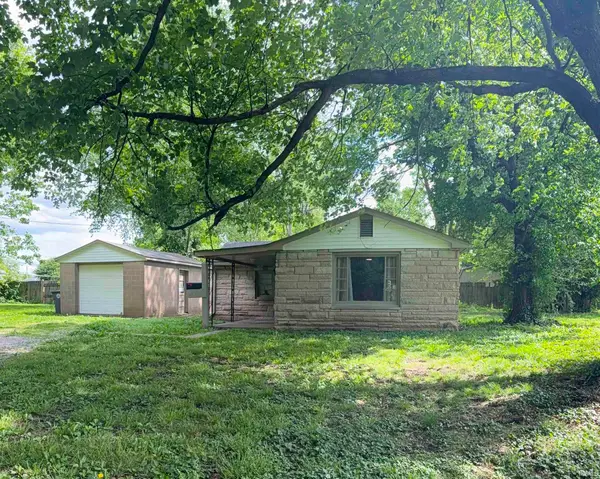 2621 Sweetser Avenue, Evansville, IN 47714