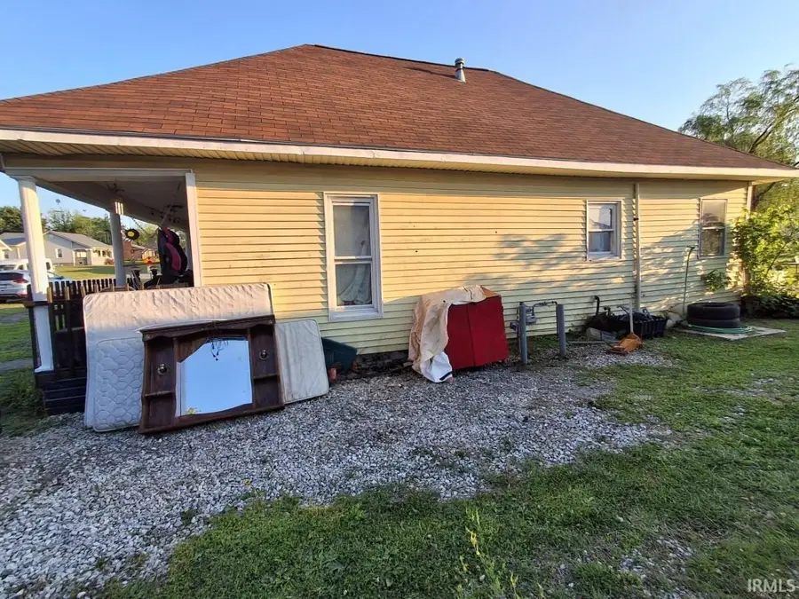 423 S Jackson Street, Oakland City, IN 47660 - #3