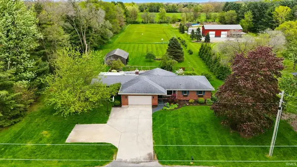 1884 S Packerton Road, Warsaw, IN 46580