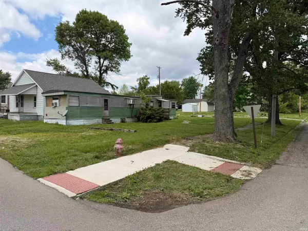 315-311 W Division Street, Oakland City, IN 47660
