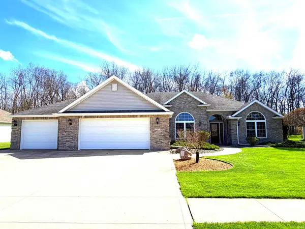 1512 Henney Street, Angola, IN 46703