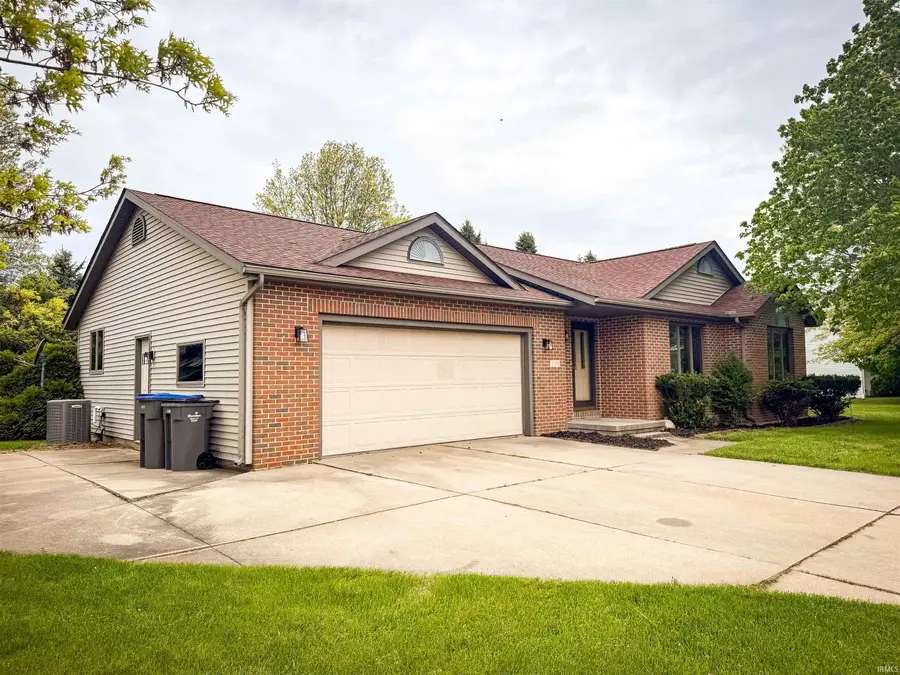 2725 Lismore Drive, Goshen, IN 46526 - #2