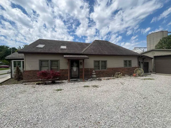 100 E 16th Street, Vincennes, IN 47591