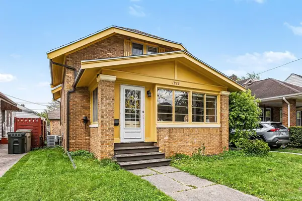 1922 Beverly Place, South Bend, IN 46616