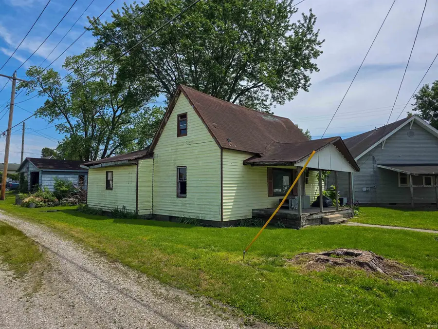 39 NW 4th Street, Linton, IN 47441 - #2