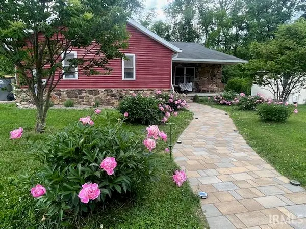 1106 W Countryside Lane, Bloomington, IN 47403