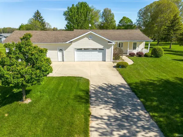 6430 N Maple Crest Drive, Orland, IN 46776