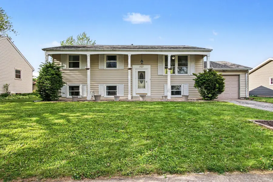 1707 Peachtree Drive, Valparaiso, IN 46383 - #2