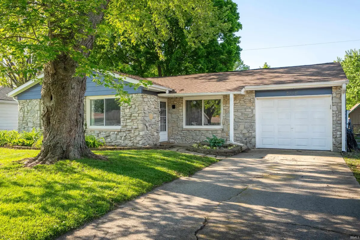 8215 W Fairview Drive, Yorktown, IN 47396 - #1