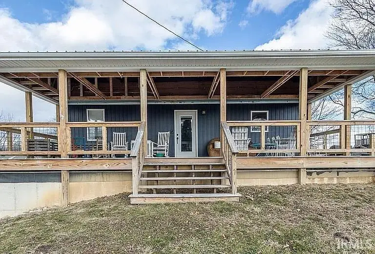 404 N Indiana Street, Pierceton, IN 46562 - #3