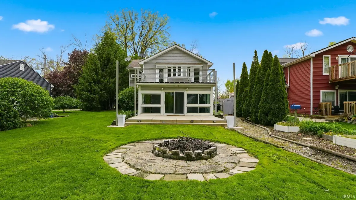 7711 N Arnold Road, Columbia City, IN 46725 - #1