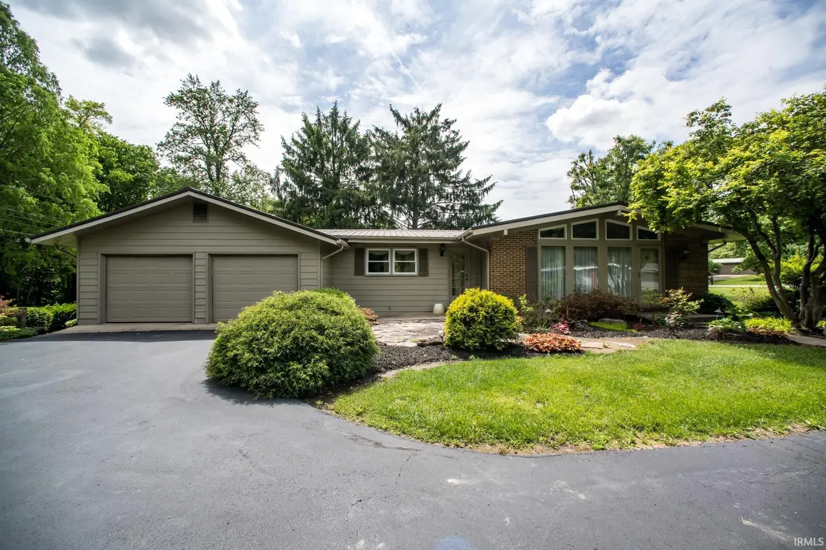 2267 E Navaho Drive, Vincennes, IN 47591 - #1