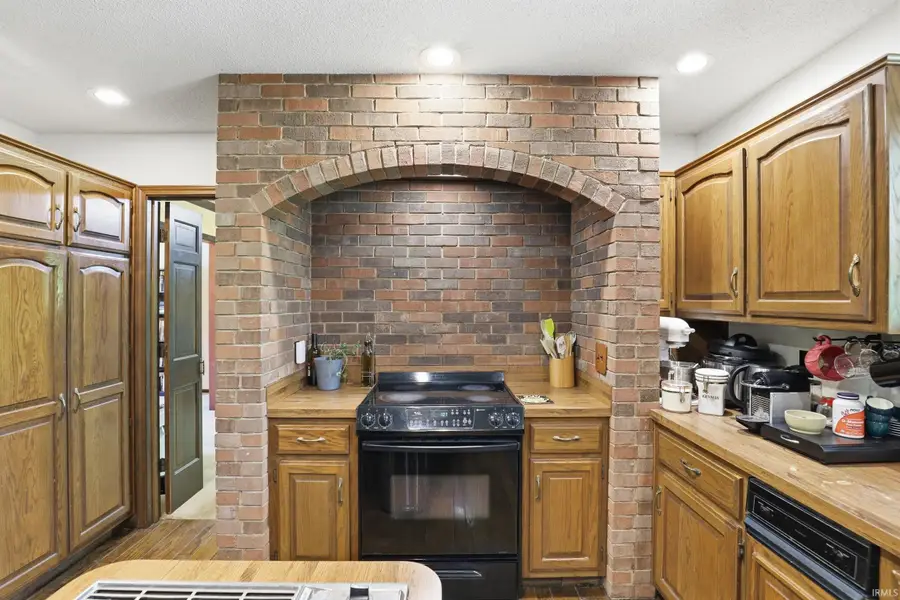 2208 Hearthstone Drive, Fort Wayne, IN 46804 - #3