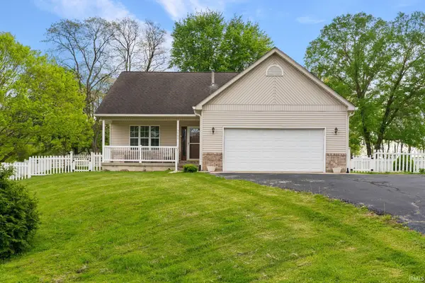 5989 W Hilltop Drive, Frankfort, IN 46041