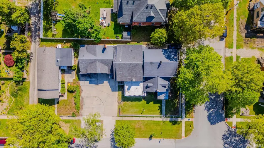 102 E 2nd Street, North Manchester, IN 46962 - #3