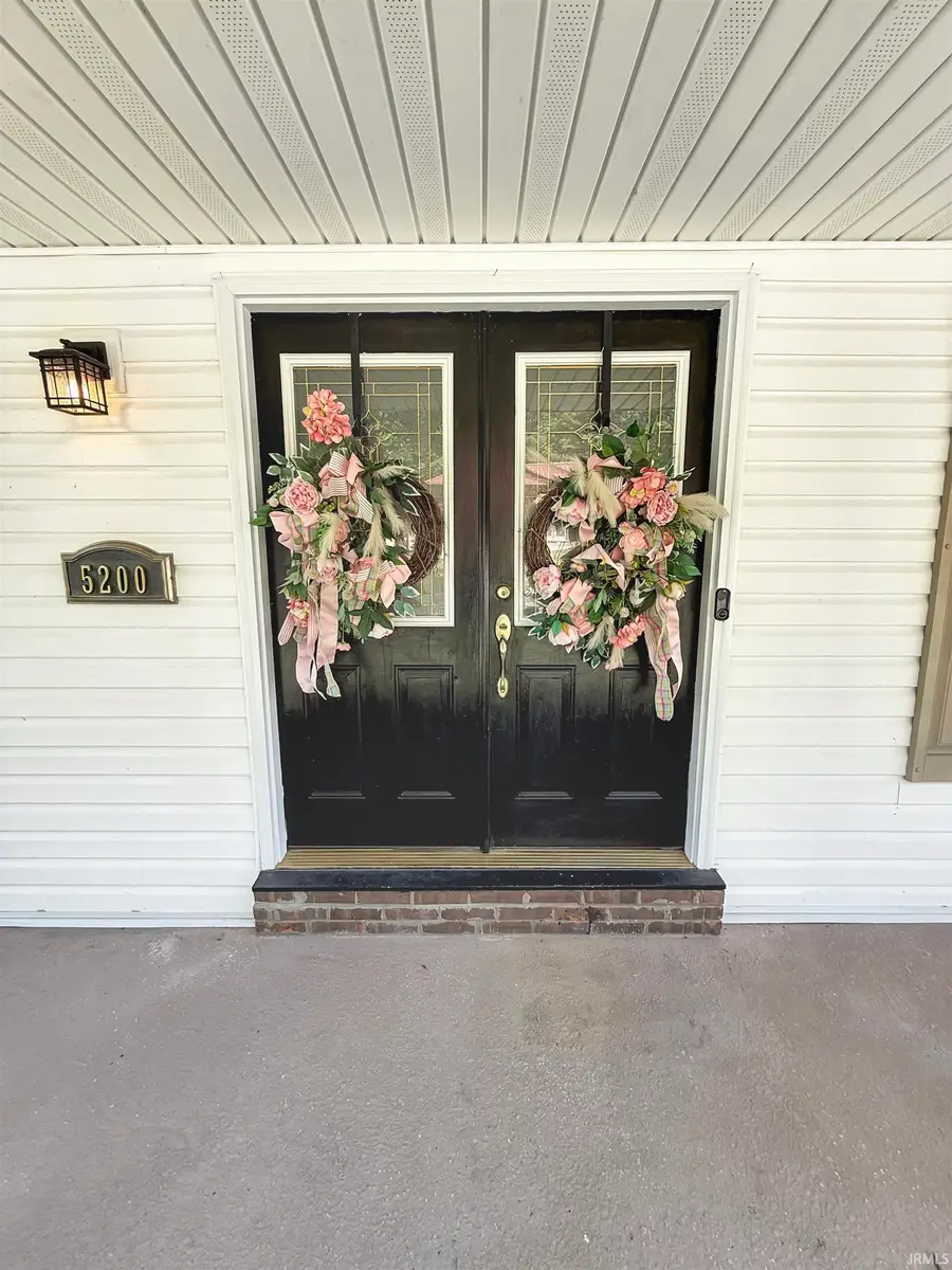 5200 Kenwood Drive, Newburgh, IN 47630 - #2