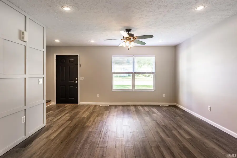 866 E Meadowlands Drive, Ellettsville, IN 47429 - #3