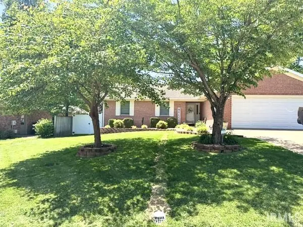 1472 Sandalwood Court, Evansville, IN 47720
