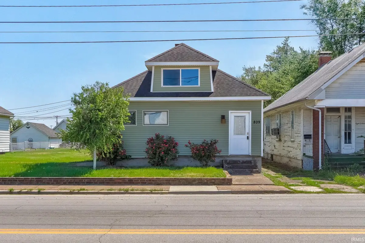 809 E Columbia Street, Evansville, IN 47711 - #1
