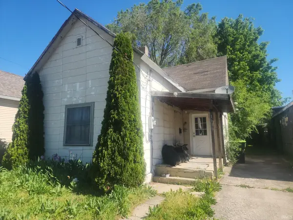 1636 Woodlawn Avenue, Logansport, IN 46947