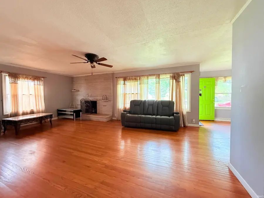 107 N Madison Avenue, Converse, IN 46919 - #2