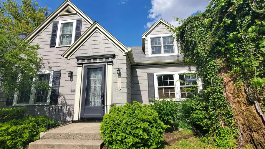 3218 Eastbrook Drive, Fort Wayne, IN 46805 - #3