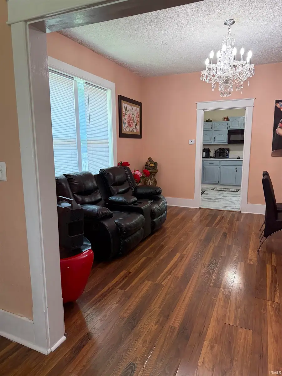 814 N Jackson Street, Huntingburg, IN 47542 - #2