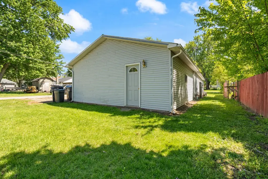 919 E Sheridan Street, Warsaw, IN 46580 - #3