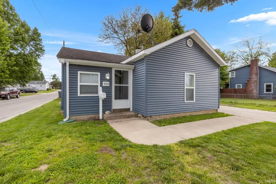 950 E Clark Street, Warsaw, IN 46580 - #2