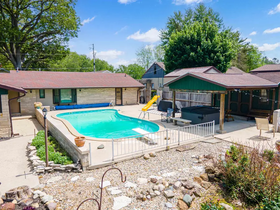 1118 E 33rd Street, Marion, IN 46953 - #2