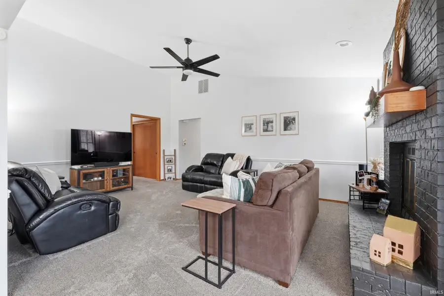 426 E Lynnwood Drive, Warsaw, IN 46580 - #3