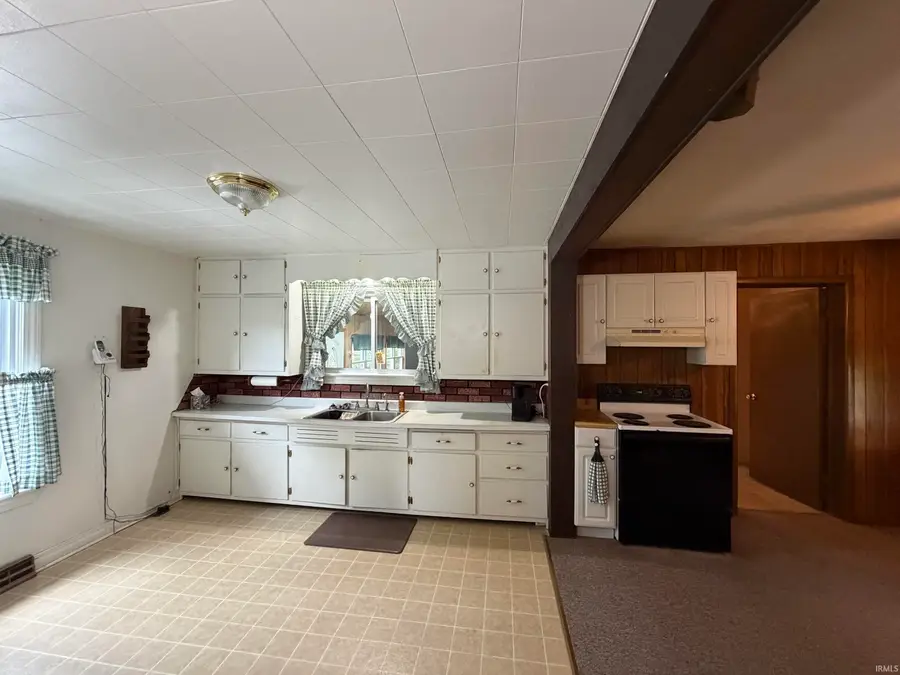 1326 Leopold Street, Jasper, IN 47546 - #3
