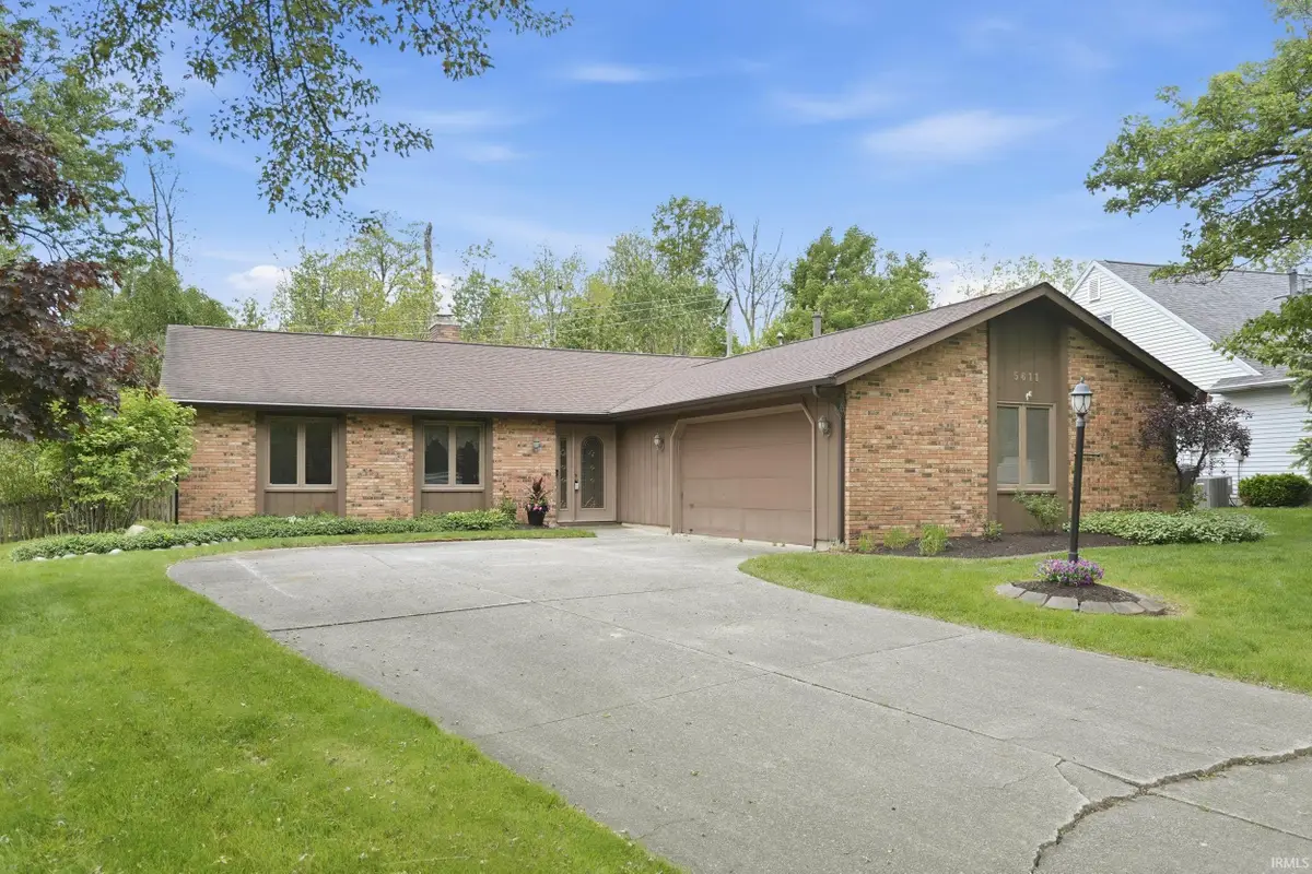5611 Larchwood Run, Fort Wayne, IN 46825 - #1