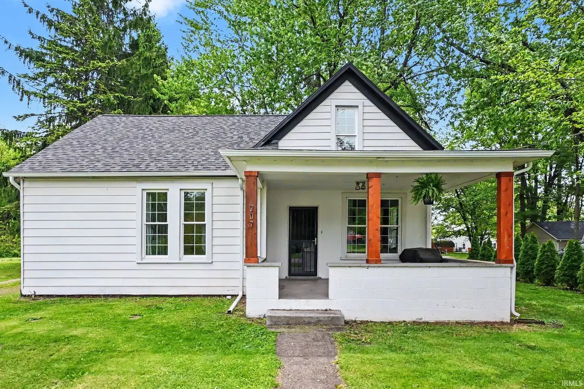 307 S Maple Street, Pierceton, IN 46562 - #1