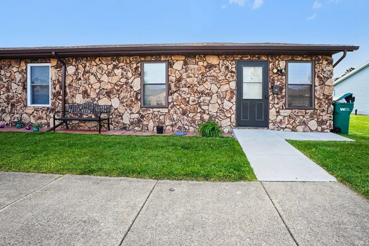 924 Berkley Circle, Mishawaka, IN 46544 - #1