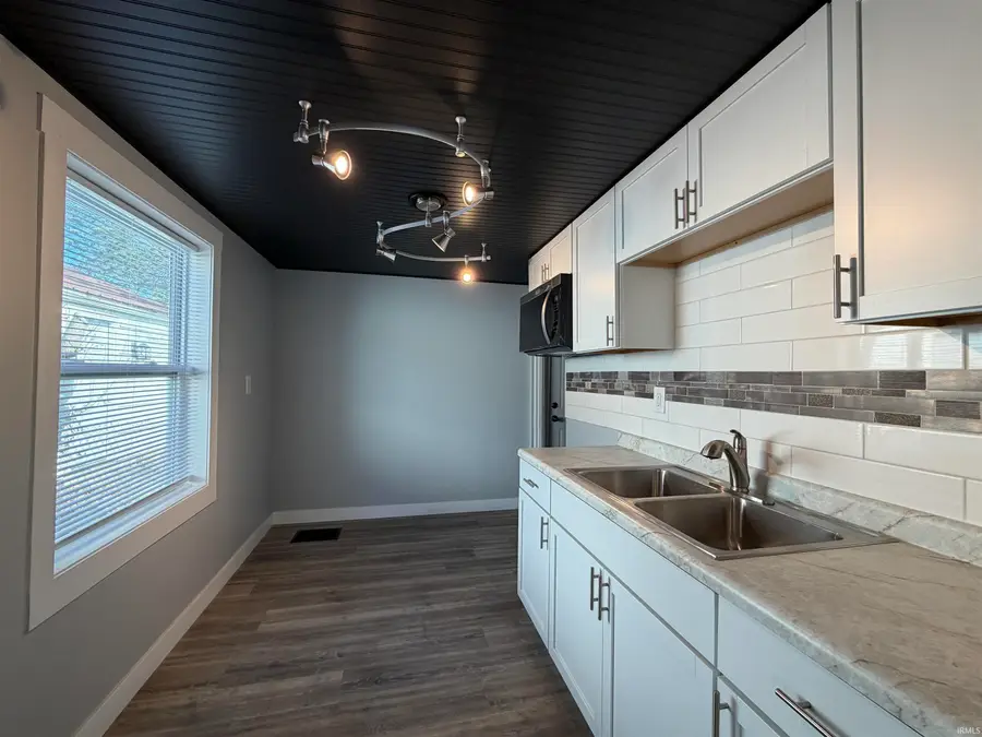 1105 W Rose Street, South Bend, IN 46616 - #3