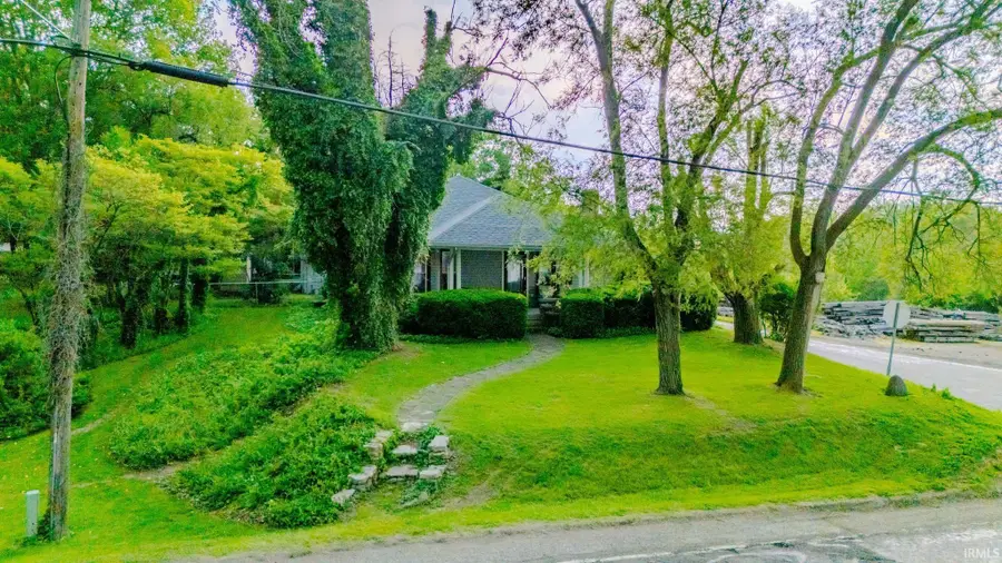 1733 S Walnut, Hartford City, IN 47348 - #2