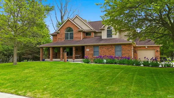 9827 Crown Point Drive, Fort Wayne, IN 46804