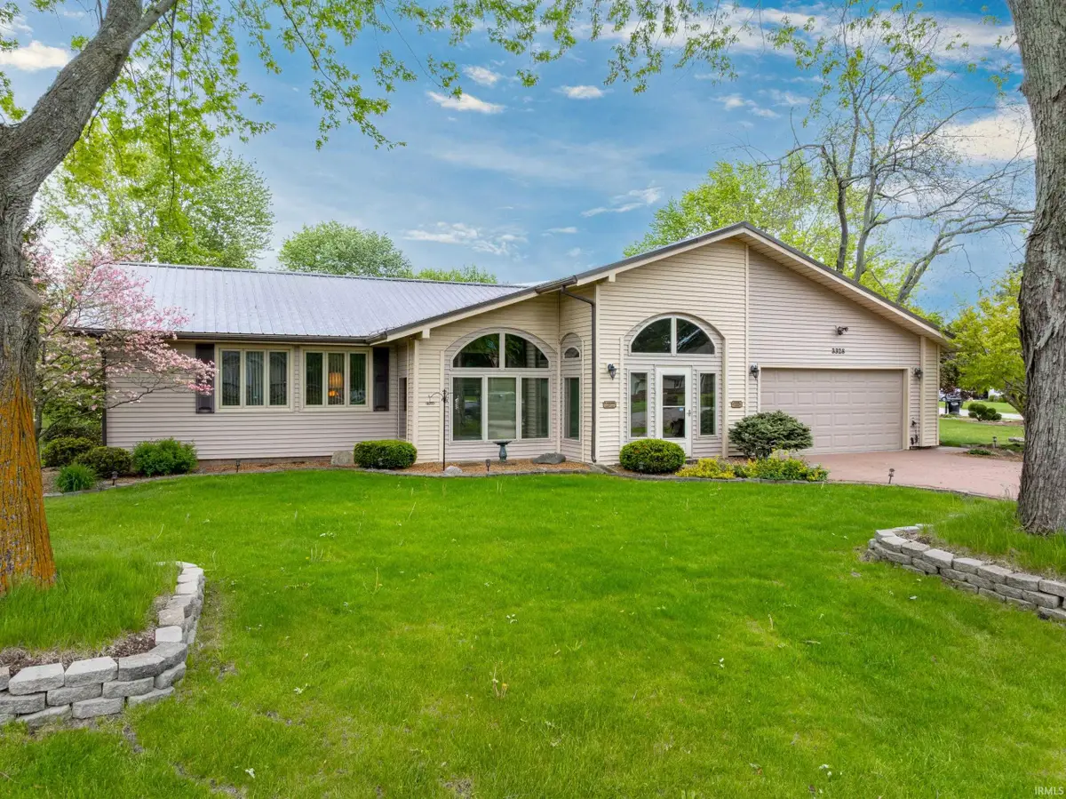 3328 N Chase Drive, Warsaw, IN 46582 - #1