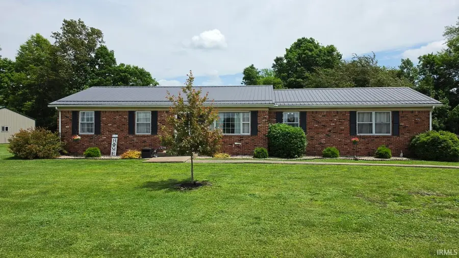 429 S Delaware Street, Shelburn, IN 47879 - #2