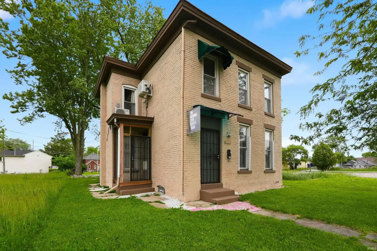 613 E Lewis Street, Fort Wayne, IN 46802 - #1