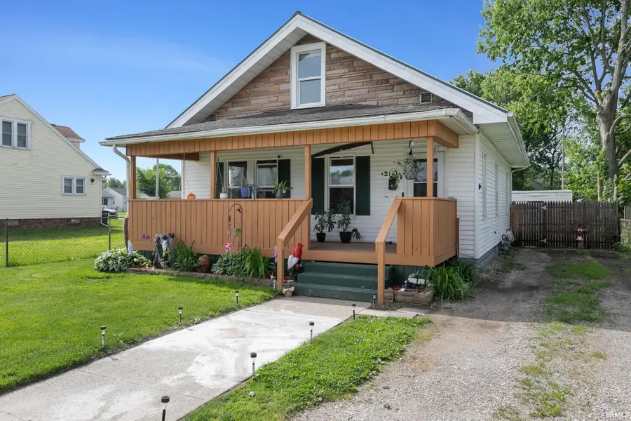 2111 W 6th Street, Mishawaka, IN 46544 - #2