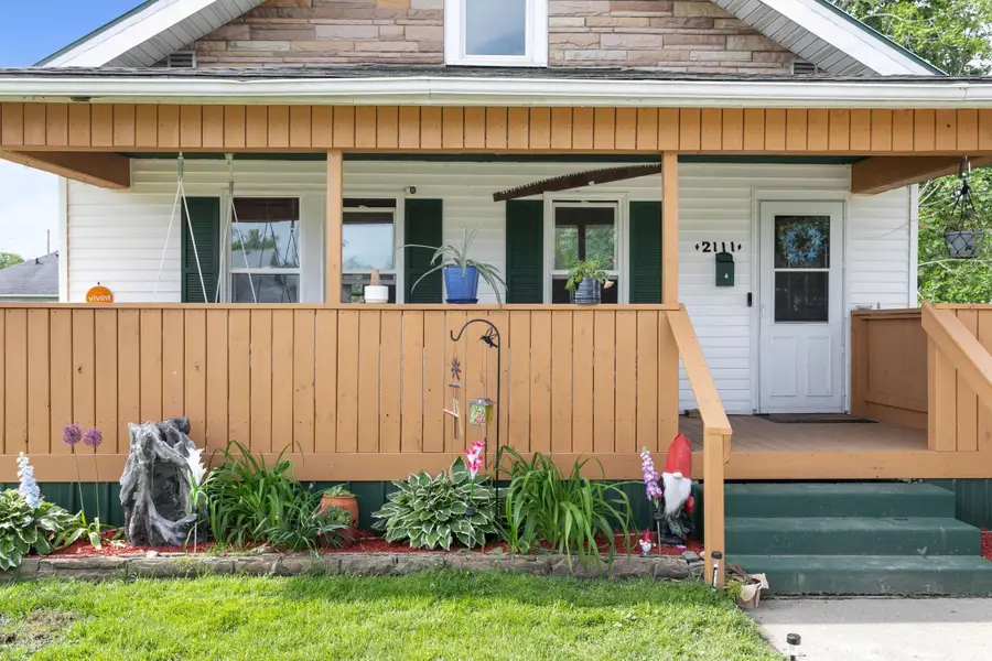 2111 W 6th Street, Mishawaka, IN 46544 - #3