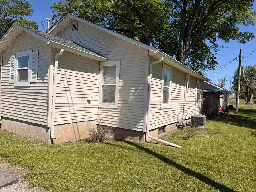 509 1/2 Walnut Street, Monticello, IN 47960 - #3