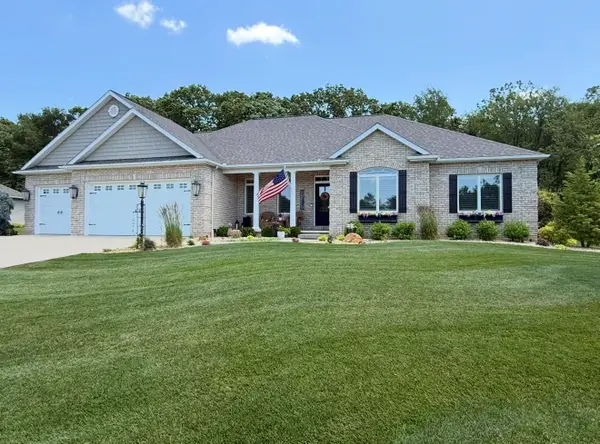 133 E Barrington Place, Warsaw, IN 46582