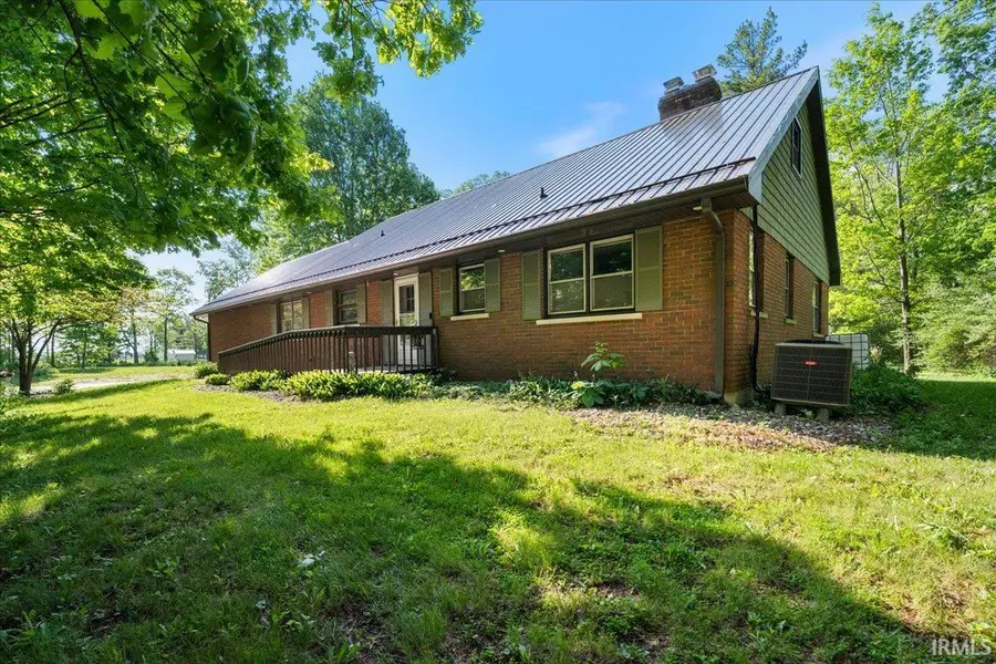 1725 W Old Trail Road, Columbia City, IN 46725 - #2