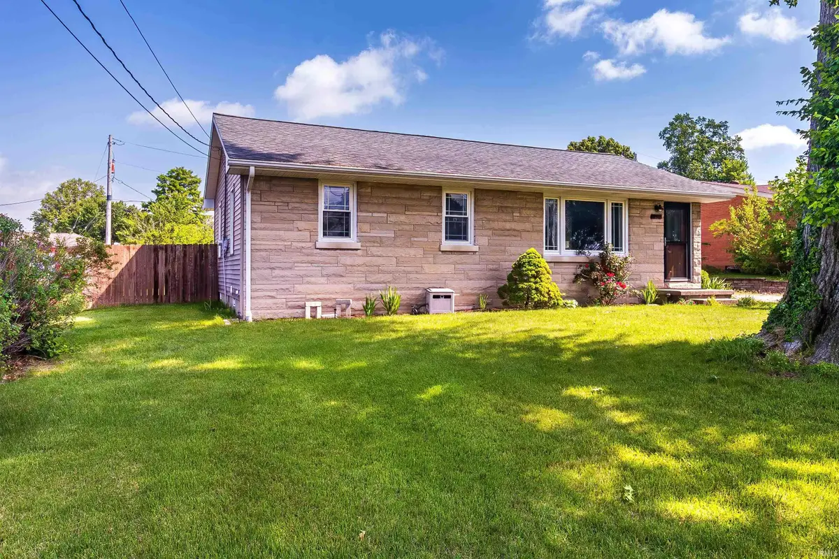 704 E John Street, Fort Branch, IN 47648 - #1